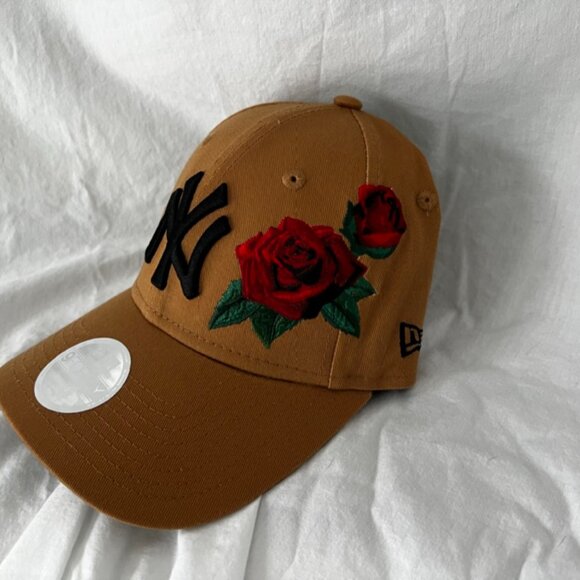 New Era New York Yankees Roses 9FORTY Womens Hat Cap Wheat - RARE - Picture 2 of 6
